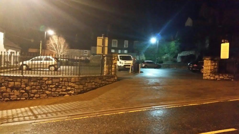 Guildhall Tavern Hotel & Restaurant Denbigh Exterior photo